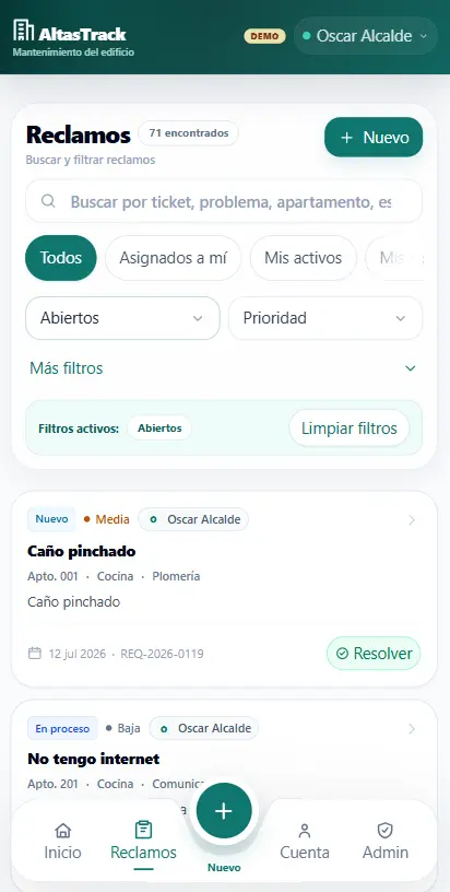 Listado móvil de reclamos de AltasTrack con búsqueda y filtros